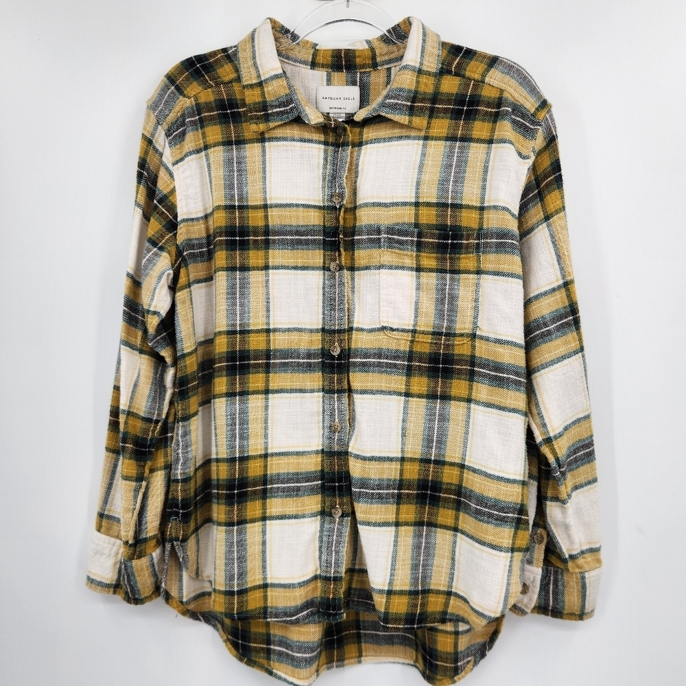 American Eagle Boyfriend Fit Button Front Shirt Flannel Womens Size Medium Plaid